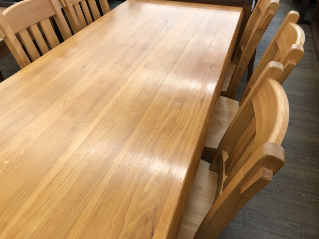 買取査定の対象となる木製家具